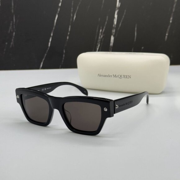 NEW AM0409S 001 ALEXANDER MCQUEEN BLACK UNISEX SUNGLASSES - Picture 2 of 10